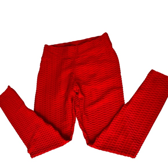 Yoga pants high stretch red textured, ruching at back to flatter figure Large - Picture 3 of 9